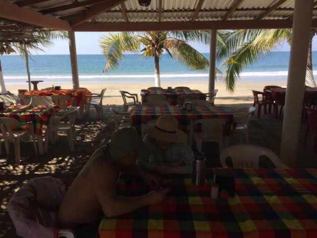 Illianets Restaurant Playa La Saladita